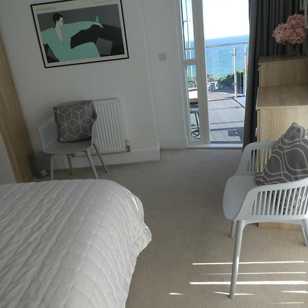 Seaview West Coast - Exceptional - 2 Bedrooms Sleeps 5 -Stunning Sea Views - 500 Metres To Beach Bournemouth Bagian luar foto