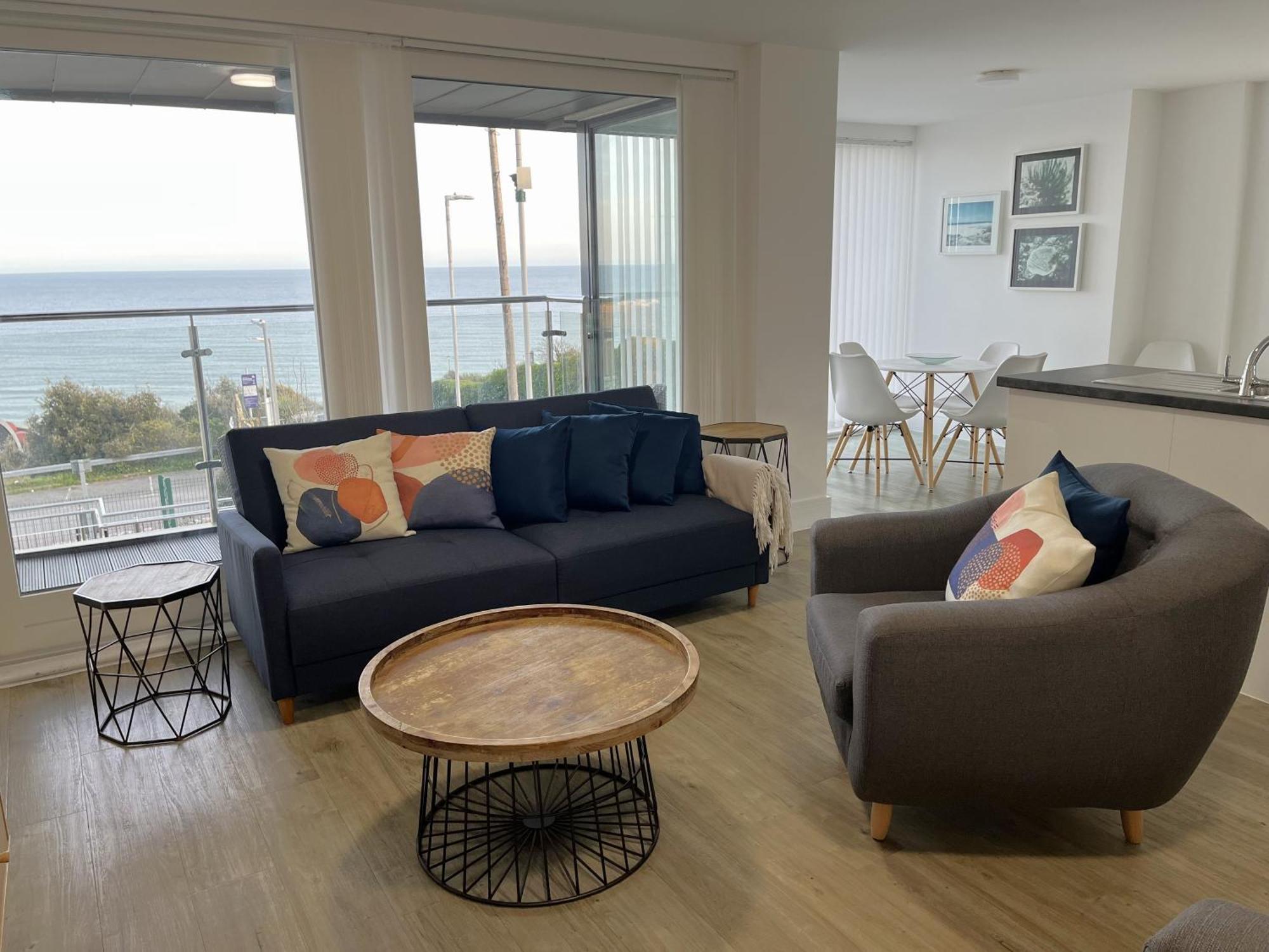 Seaview West Coast - Exceptional - 2 Bedrooms Sleeps 5 -Stunning Sea Views - 500 Metres To Beach Bournemouth Bagian luar foto