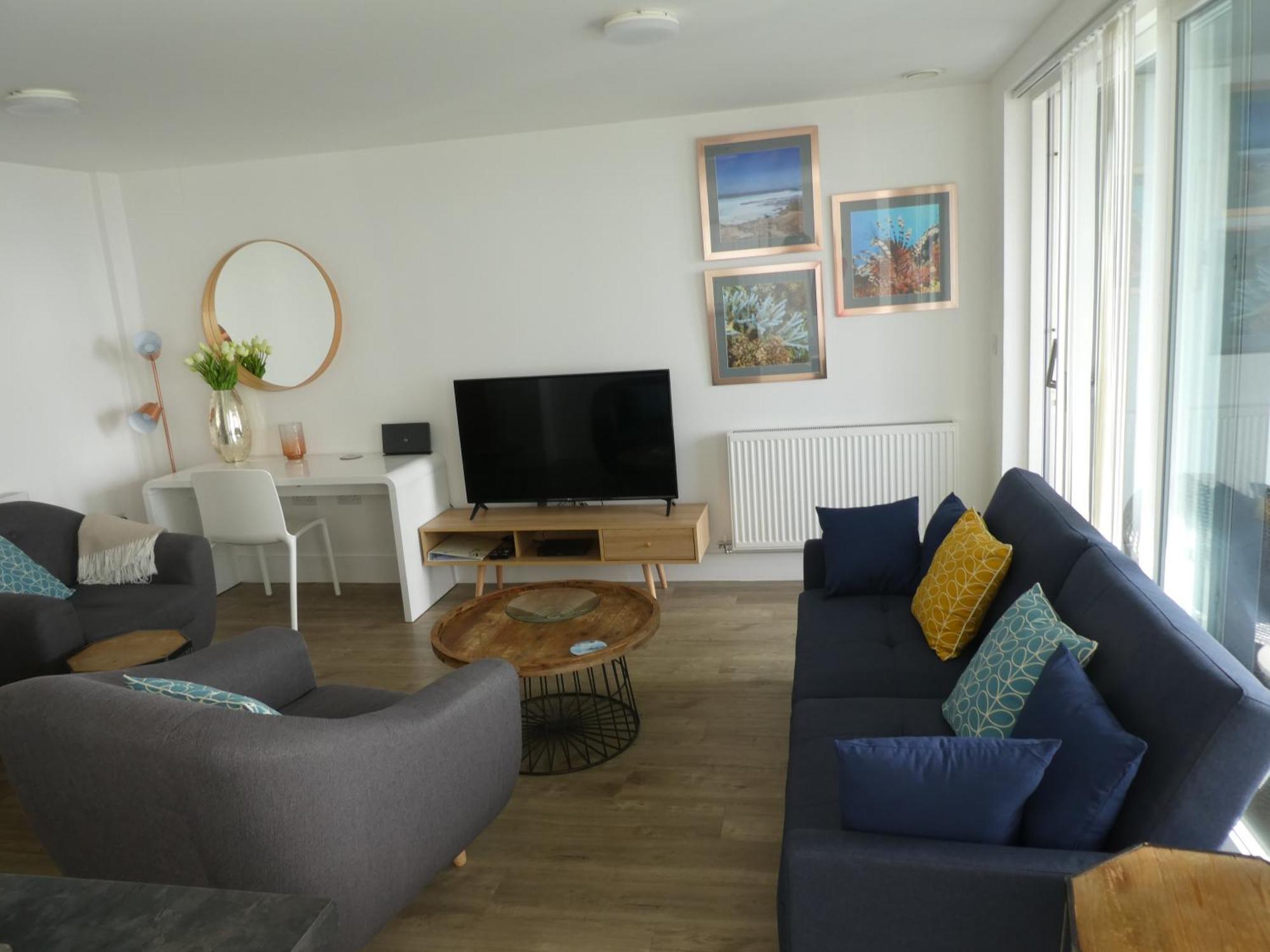 Seaview West Coast - Exceptional - 2 Bedrooms Sleeps 5 -Stunning Sea Views - 500 Metres To Beach Bournemouth Bagian luar foto